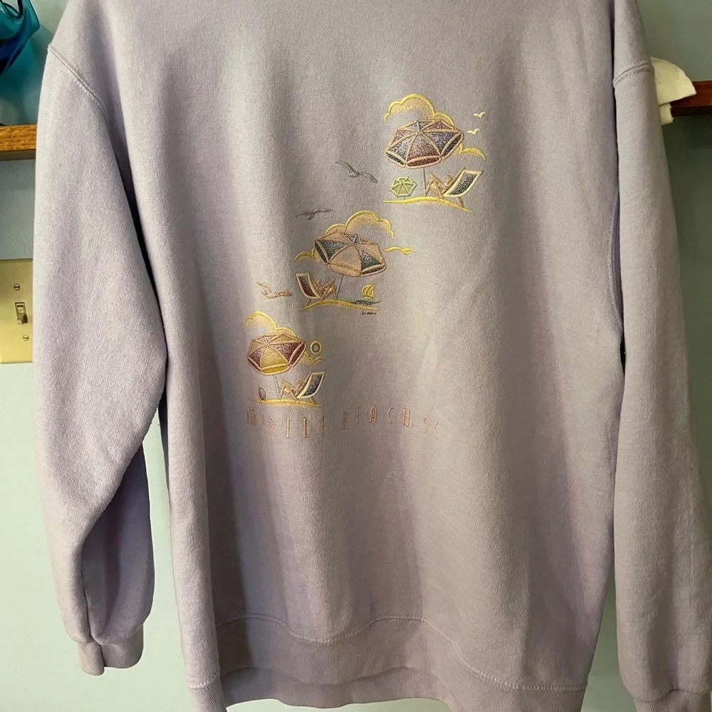 Beautiful Lavender Myrtle Beach Top! . Size L - Picture 2 of 4